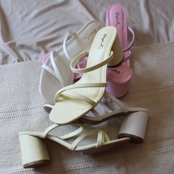 🚨FEW PAIRS LEFT// Pastel Yellow Strappy Sandal - Picture 9 of 12